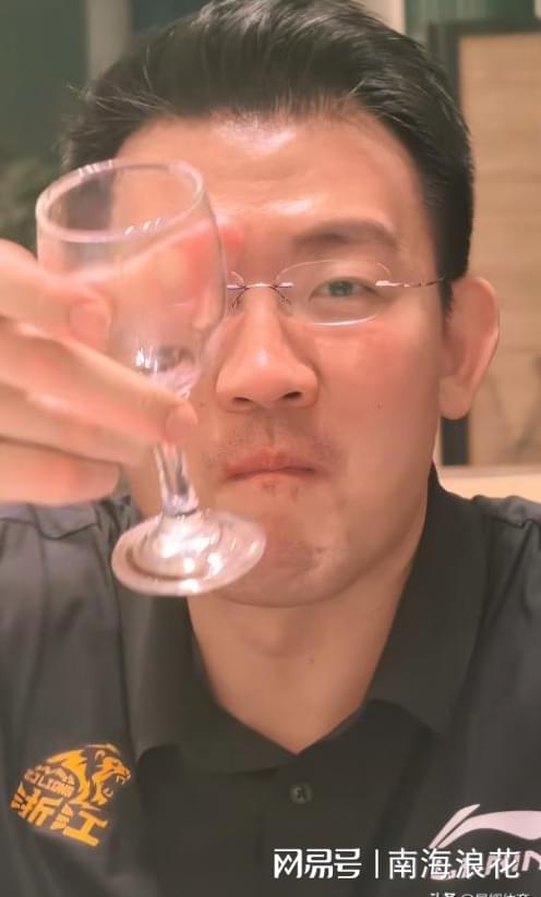 火箭需要留下伊森,他们也需要妥善处理范弗利特的合同问题?