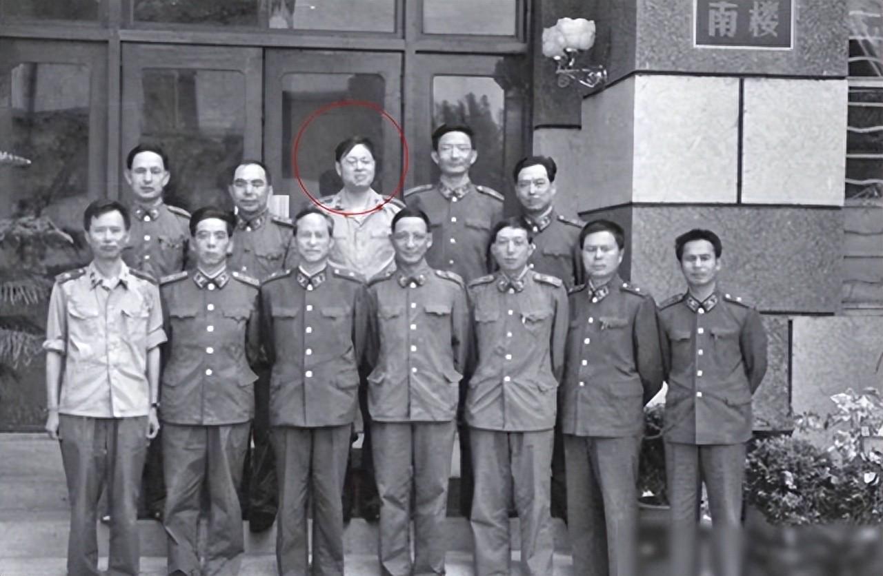 不惧文班垫脚布伦森45+3,唐斯全场2分,尼克斯4