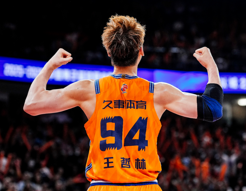 NBA头牌詹姆斯的"被低估"困局：5.8亿赚了23赛季，他还在被压价？