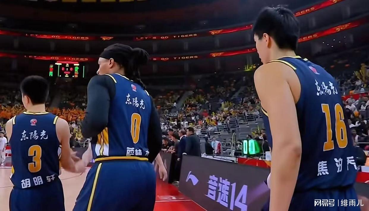 阿奴诺比补篮绝杀 尼克斯4