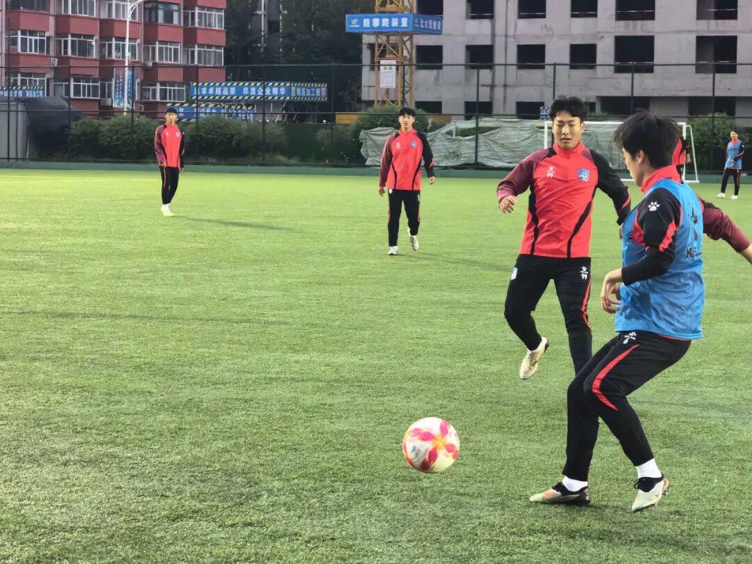 卡迪斯:三镇更衣室氛围不错,从不互相埋怨;下半程力争蜕变
